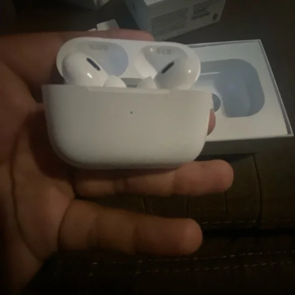 Apple White Earbud Headphones